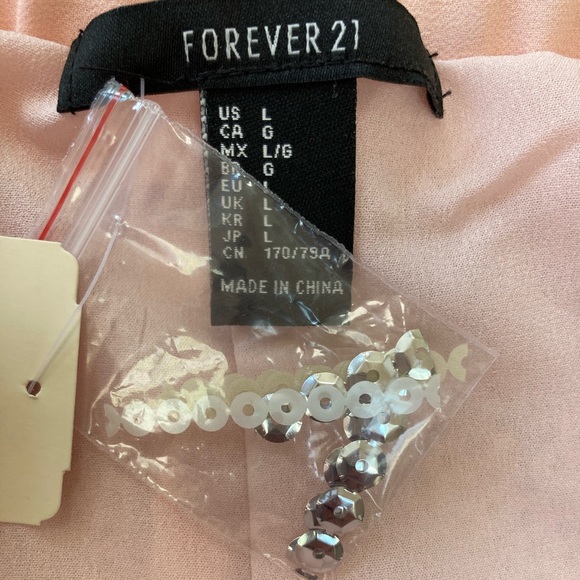 NWT Forever 21 Silver Sequin Shorts Size L - Picture 9 of 10